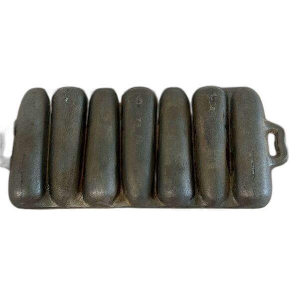 Cast Iron Cornbread Pan 7 Ear 26 Preowned Seasoned - Picture 2 of 9
